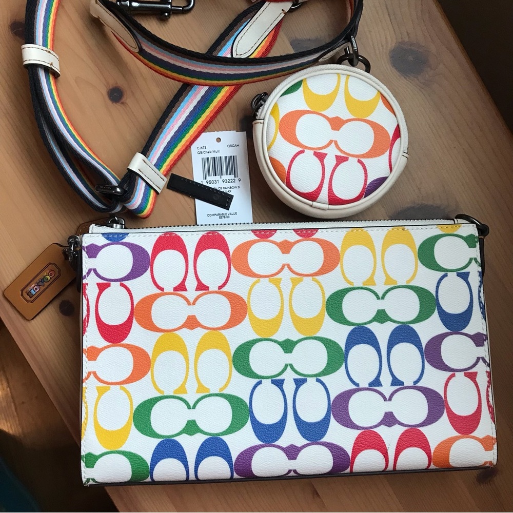 🌈 Coach Holden Crossbody In Rainbow Signature Canvas - Picture 6 of 10
